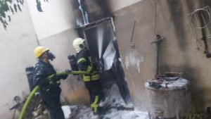 U požaru kod Mostara izgorjela porodična kuća: Vatrogasci se s vatrom borili dva sata