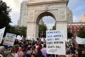 Amerika na nogama: Protesti u brojnim gradovima zbog zabrane abortusa