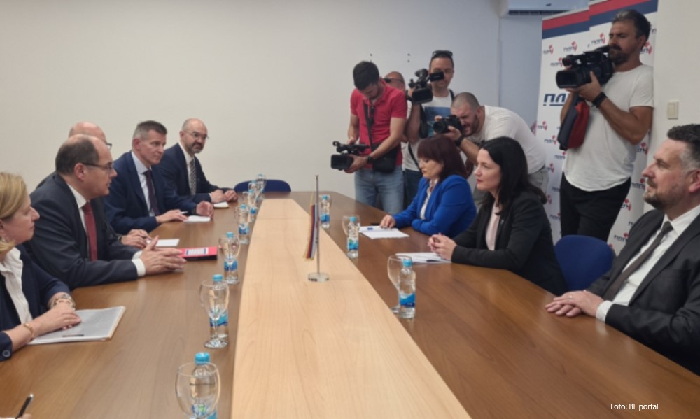Oči u oči: Trivićeva sa Šmitom VIDEO