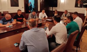 Traže rješenje za funkcionisanje javnog prevoza: Stanivuković sa rukovodstvima gradskih odbora