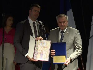 Priznanje za premijera: Viškoviću uručena povelja opštine Istočno Novo Sarajevo