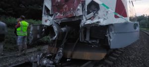 Teška nesreća u Slovačkoj: Povrijeđeno 50 ljudi u sudaru lokomotive i voza