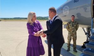 Mađarski ministar stigao u Banjaluku: Predsjednica Srpske dočekala Sijarta