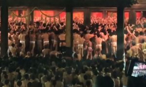 Fanatični obožavaoci: Goli festival u Japanu (VIDEO)