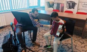 Učiće od svjetskih muzičara: Ljetna škola za mlade harmonikaše u Bijeljini okupila 22 učenika