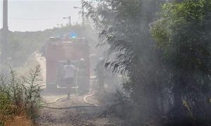 Brza reakcija vatrogasaca: Lokalizovan požar na auto-otpadu u Bijeljini