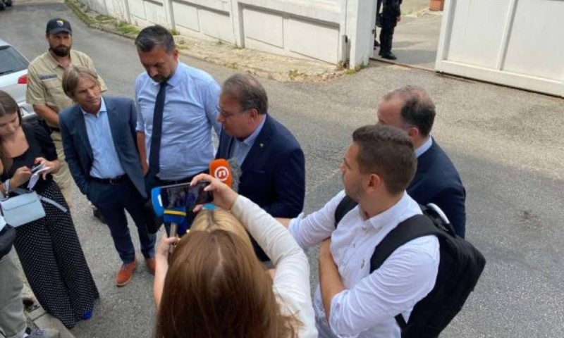 Sastanak u OHR-u prošao burno: Šmit vikao i lupao po stolu