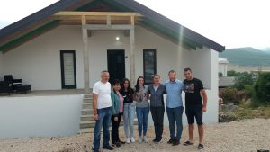 Novi dom za porodicu Radovanović nikao za pet dana