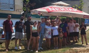 „Odbojka iz bloka“ na plus 40: Na plaži kod Zelenog mosta organizovan humanitarni turnir