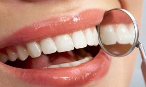 Pazite na svoje zube: Stomatolozi poručuju da nikako ne kupujte providne proteze