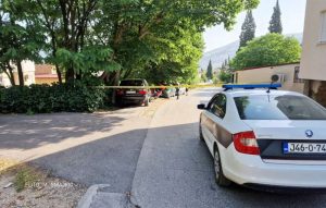 Eksplozija u Mostaru: Oštećena tri automobila i jedan motor