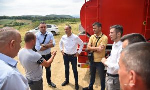Predstavnici Grada u Donjim Kolima: Voda se redovno isporučuje u cisternama