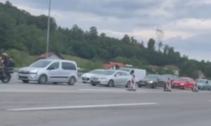 Duga čekanja da se plati putarina: Gužva na auto-putu Banjaluka-Gradiška VIDEO
