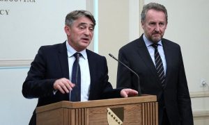 Komšić o sastanku Izetbegovića i Varheljija: Ne sam, Bakire, ne sam