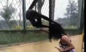 Nije trebalo da ga zadirkuje: Majmun zgrabio djevojčicu za kosu