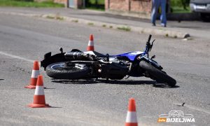 Sudar motocikla i “opela” kod Laktaša: Motociklista prebačen na UKC