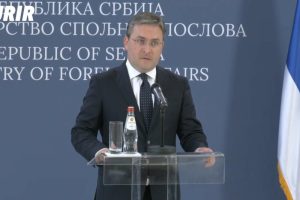 Potezi Prištine u suprotnom pravcu: Selaković tvrdi da Srbija diplomatskim putem rješava probleme