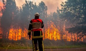 Fancuzi se bore sa vatrom: Evakuisane dvije fabrike i selo