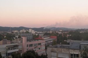 Požar na Vrbanjskim brdima i dalje aktivan: Dim se vidi iz centra Banjaluke