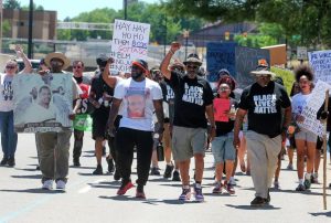 Spremaju se novi protesti u Americi: Policija ubila Afroamerikanca, imao 60 prostrijelnih rana VIDEO