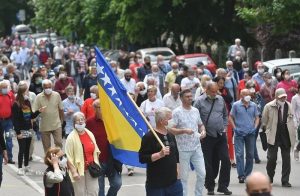 SDP i DF pozivaju na masovne proteste protiv odluke Kristijana Šmita