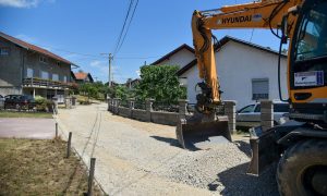 Počeli radovi: Mještani ogranka Ulice Blagoja Parovića dobiće asfalt