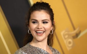 Nije ju briga: Selena Gomez ne želi da uvlači stomak VIDEO