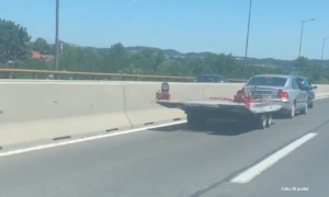 Saobraćajka kod Banjaluke: Sudar dva automobila, zatvorena jedna traka VIDEO