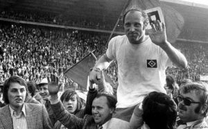 Legendarni njemački fudbaler: Preminuo Uve Zeler