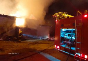 Vatrogasci imali pune ruke posla: Gorjela trafostanica u Banjaluci, buktinja u Stričićima FOTO