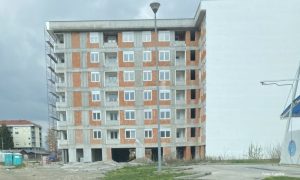 Gradska inspekcija mjesecima ignoriše problem: Malbašić izgradio zgradu na tuđoj zemlji