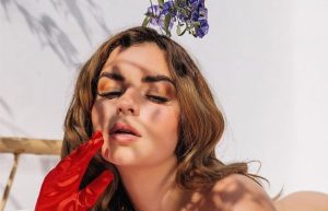 Instagram model: Skandal korset Demi Rouz, muškarci ne trepću FOTO