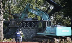 Uprkos protivljenju Moskve: Estonija uklanja sovjetski spomenik iz Drugog svjetskog rata