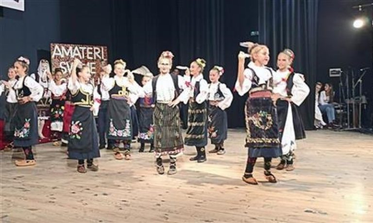 Učesnici iz BiH i regiona: U Drvaru počela smotra folklora