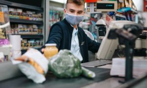 Zafalilo radnika: Supermarketi u Austriji tjeraju inficirane koronom da rade