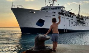 Reakcija kapetana ih oduševila: Mališani dva mjeseca mahali trajektu FOTO/VIDEO