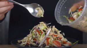 Idealno jelo kada su visoke temperature: Orzo salata sa graškom