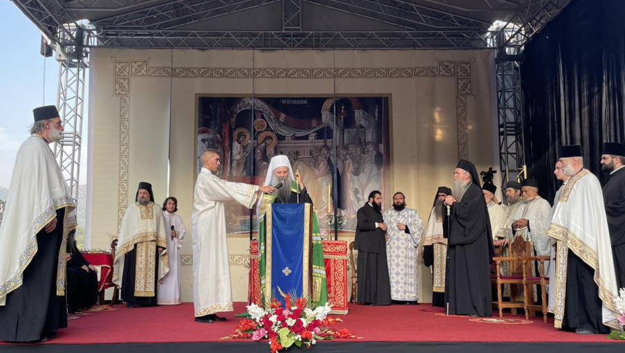Patrijarh Porfirije u manastiru Savina: Granice u vremenu, prostoru i vječnosti ne treba da postoje