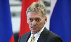 Peskov o padu aviona: Moskva nije primila zahtjev Kijeva za prenošenje tijela zarobljenika
