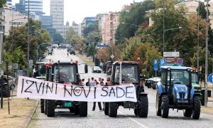 Ratari ogorčeni: Nezadovoljni nastavljaju sa blokadom centra Novog Sada