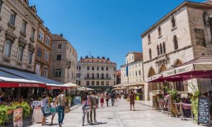 Poziv na nasilje! U Splitu ponovo osvanuli grafiti mržnje prema Srbima FOTO