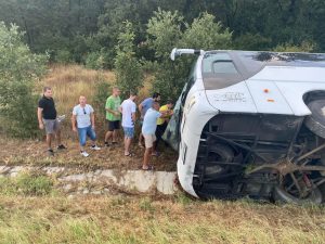 Uz kauciju može na slobodu: Ukinut pritvor vozaču autobusa koji se prevrnuo u Bugarskoj