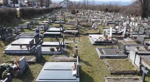 Policija dostavila izvještaj: Priznao da je oštetio spomenik na pravoslavnom groblju