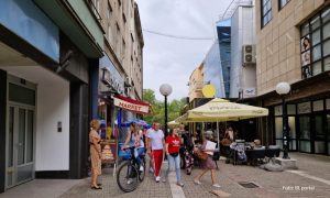 Banjalučka Jevrejska “opkoljena”: Zar baš moramo da se sudaramo na šetalištu u centru grada?