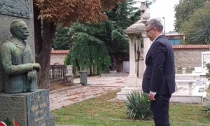 “Kočićev dan u Beogradu”: Položeno cvijeće na grob pisca