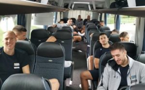 “Zmajevi” autobusom otputovali u Podgoricu: Sutra utakmica s Crnom Gorom
