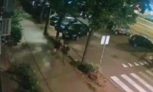 Užasna scena u Beogradu: Mladić djevojku vukao po betonu i šutirao je dok je ležala na zemlji FOTO