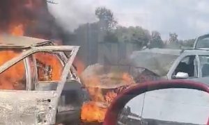 Dvije osobe poginule u teškoj nesreći kod Prnjavora: Auta završila u plamenu nakon sudara VIDEO