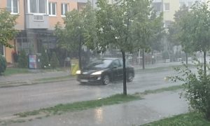 Kiša otežala saobraćaj: Jako nevrijeme pogodilo Istočno Sarajevo FOTO