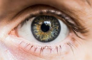 Kako nam se tokom života mijenja boja očiju